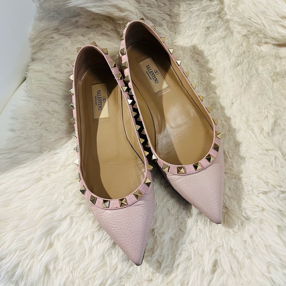Valentino Grainy Beige Rockstud Flats - Picture 1 of 13
